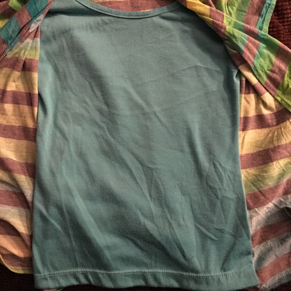3/$15 Girls top - Picture 2 of 3